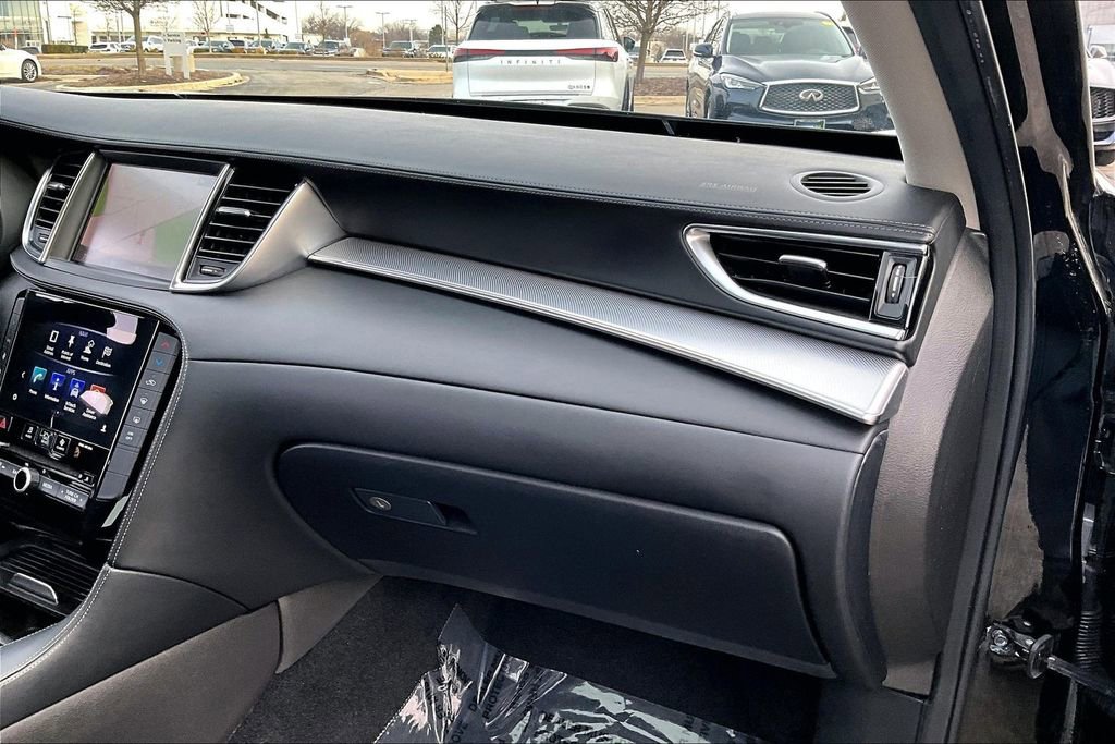 Certified 2019 INFINITI QX50 Luxe w/ Navigation Package FWD image 27