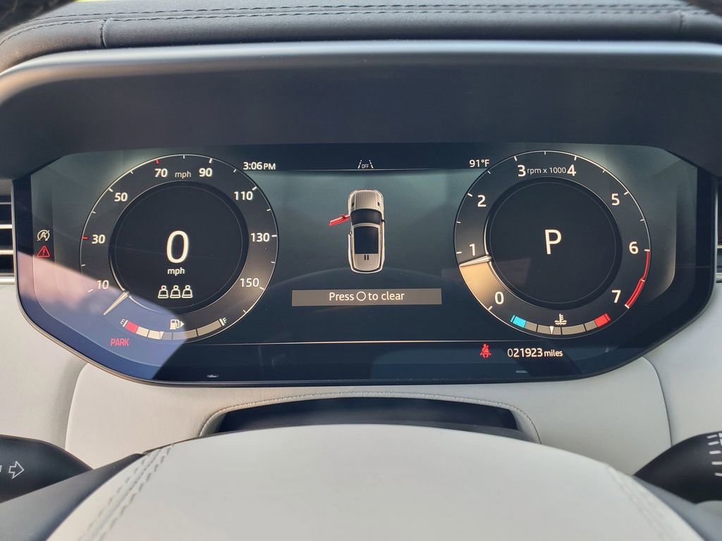 Used 2025 Land Rover Range Rover Sport SE image 27