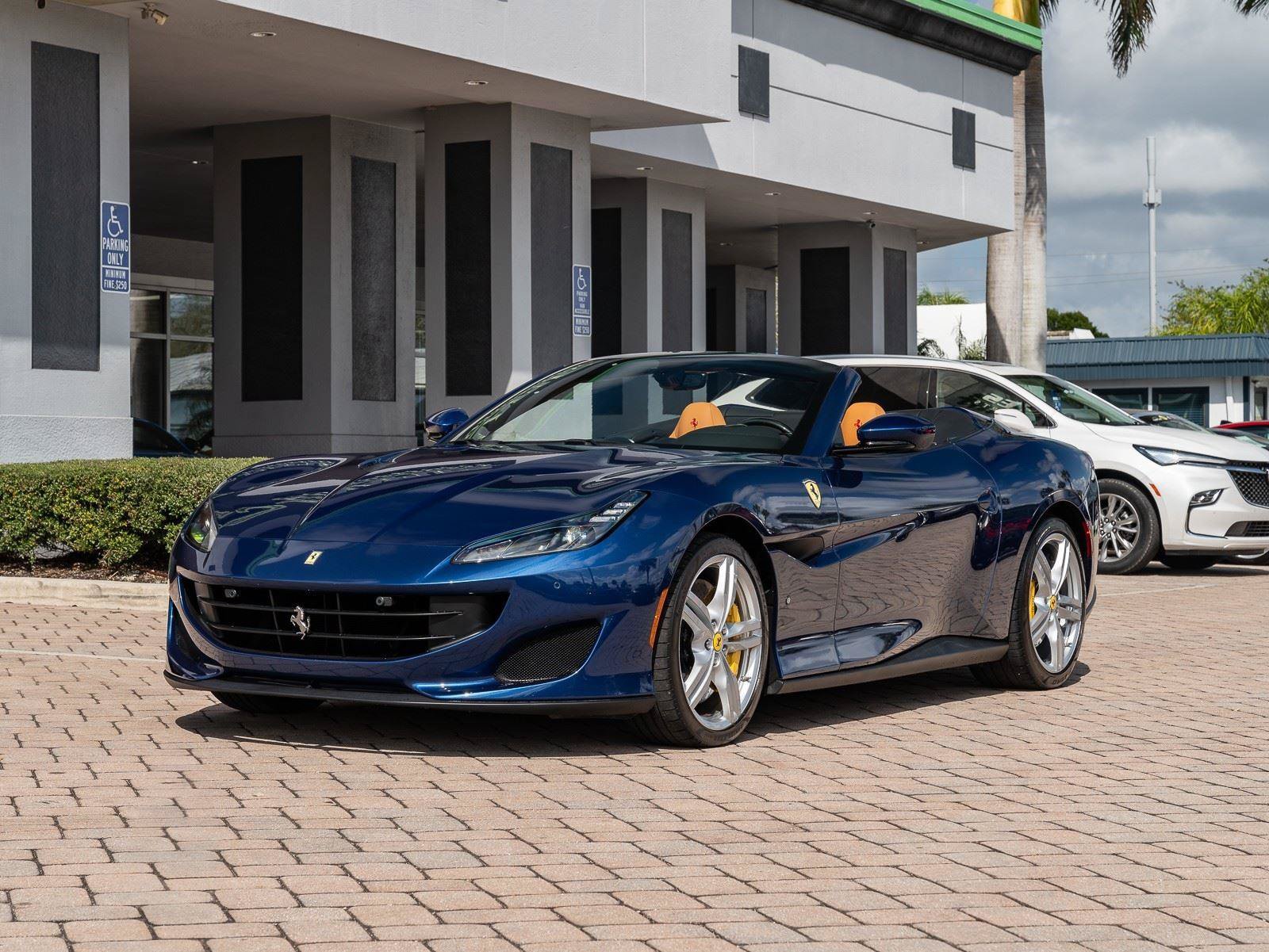 Used 2019 Ferrari Portofino RWD image 25