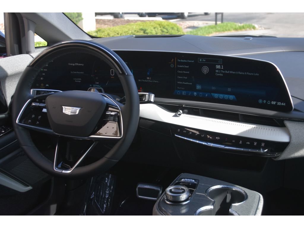 Used 2025 Cadillac Optiq Sport 2 w/ LPO, Floor Liner Package AWD/4WD image 18