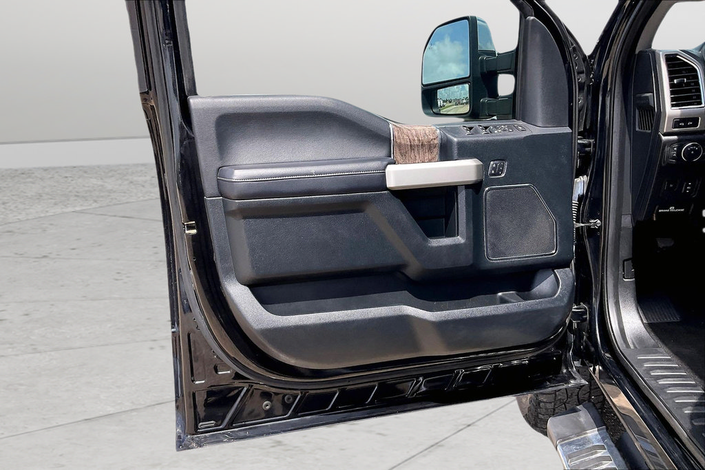 Used 2018 Ford F350 Lariat w/ Lariat Ultimate Package AWD/4WD image 16