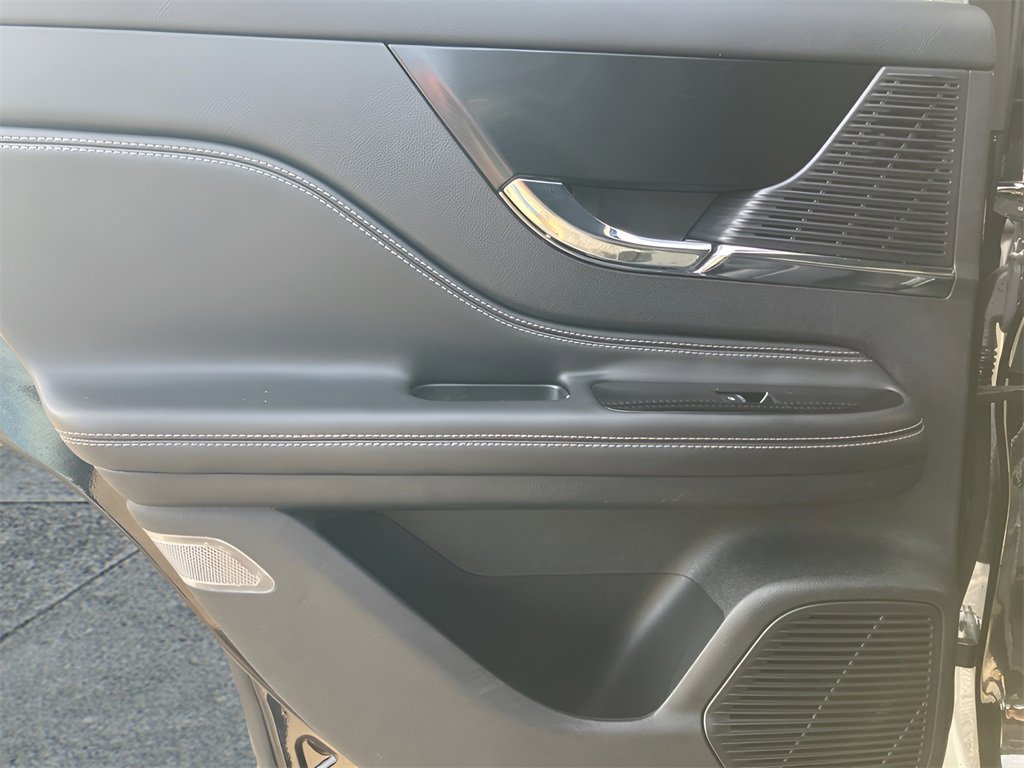 Used 2022 Lincoln Corsair AWD w/ Equipment Group 101A image 40