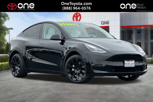 Used 2023 Tesla Model Y Long Range AWD/4WD image 1
