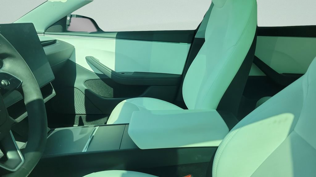 Used 2025 Tesla Model 3 Long Range RWD image 3