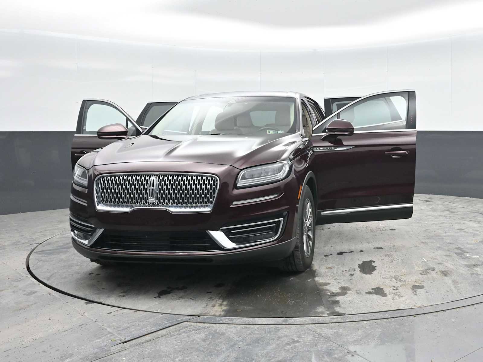 Used 2019 Lincoln Nautilus Select AWD/4WD image 56
