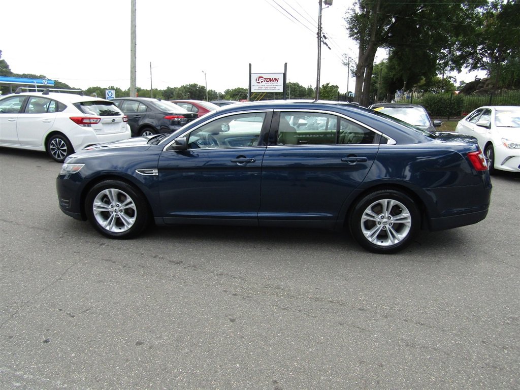 Used 2016 Ford Taurus SEL w/ Equipment Group 201A image 4