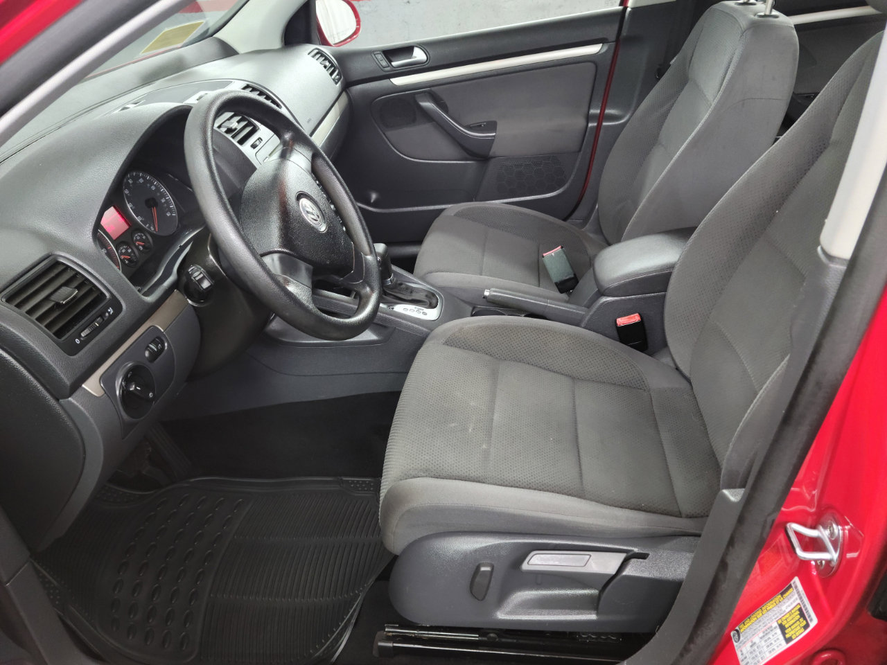 Used 2009 Volkswagen Rabbit S image 7