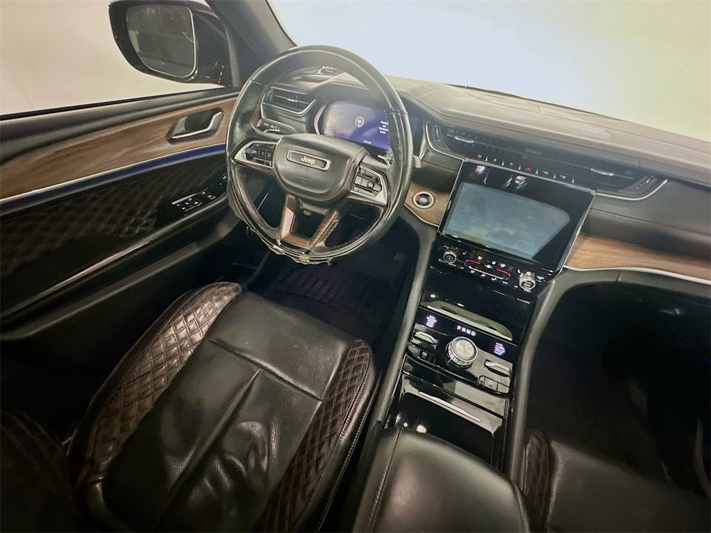 Used 2023 Jeep Grand Cherokee Summit image 9