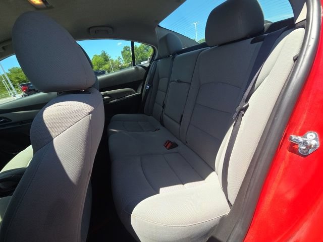 Used 2016 Chevrolet Cruze LT FWD image 13