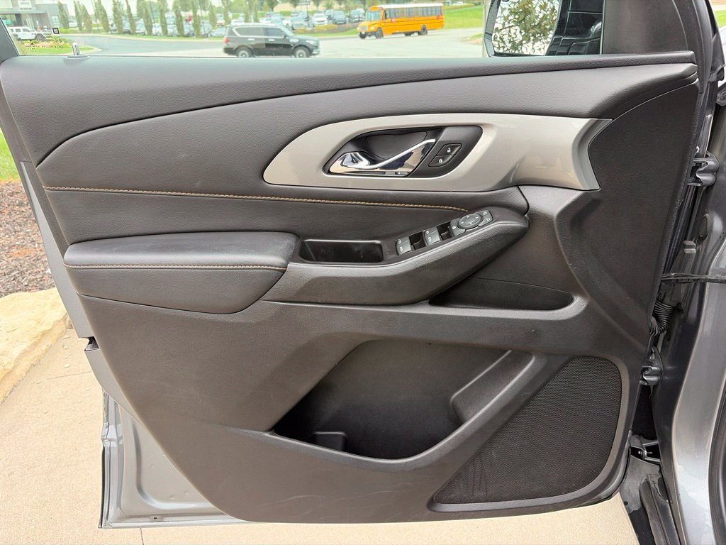 Used 2020 Chevrolet Traverse LS FWD image 42