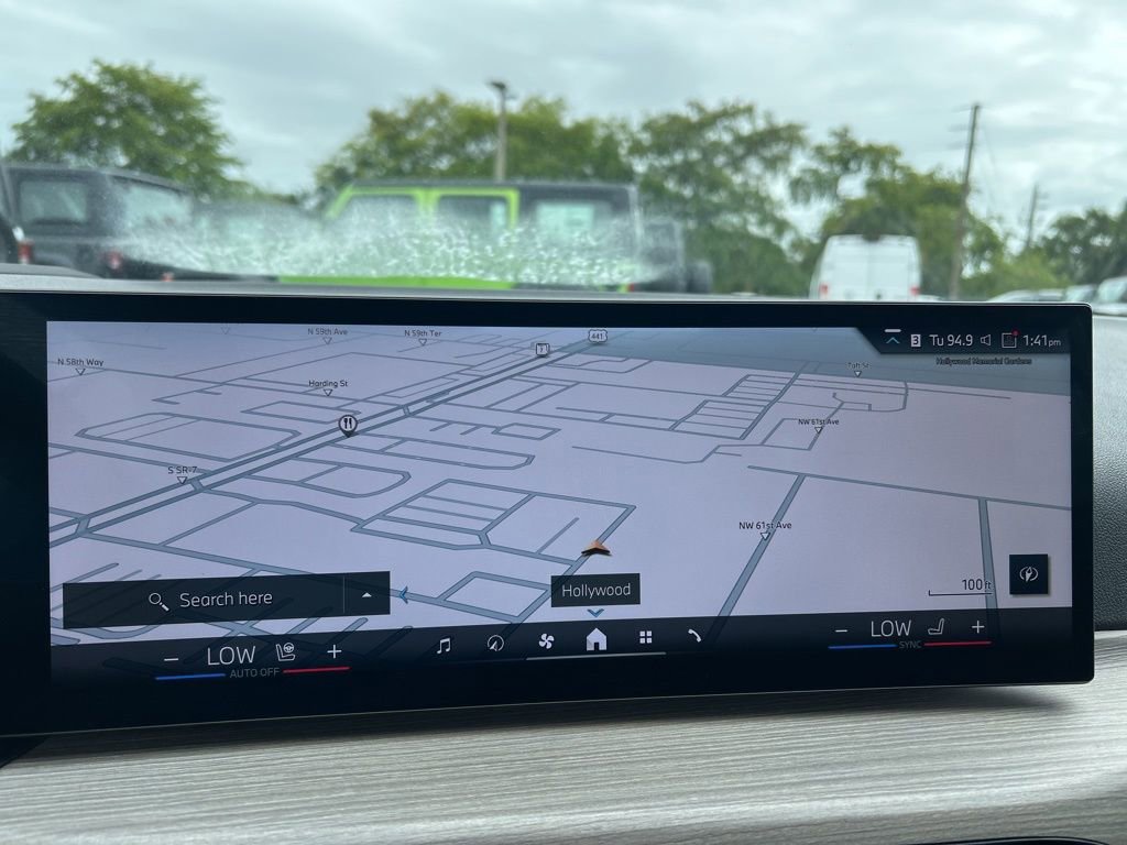 Used 2025 BMW 430i Convertible image 12