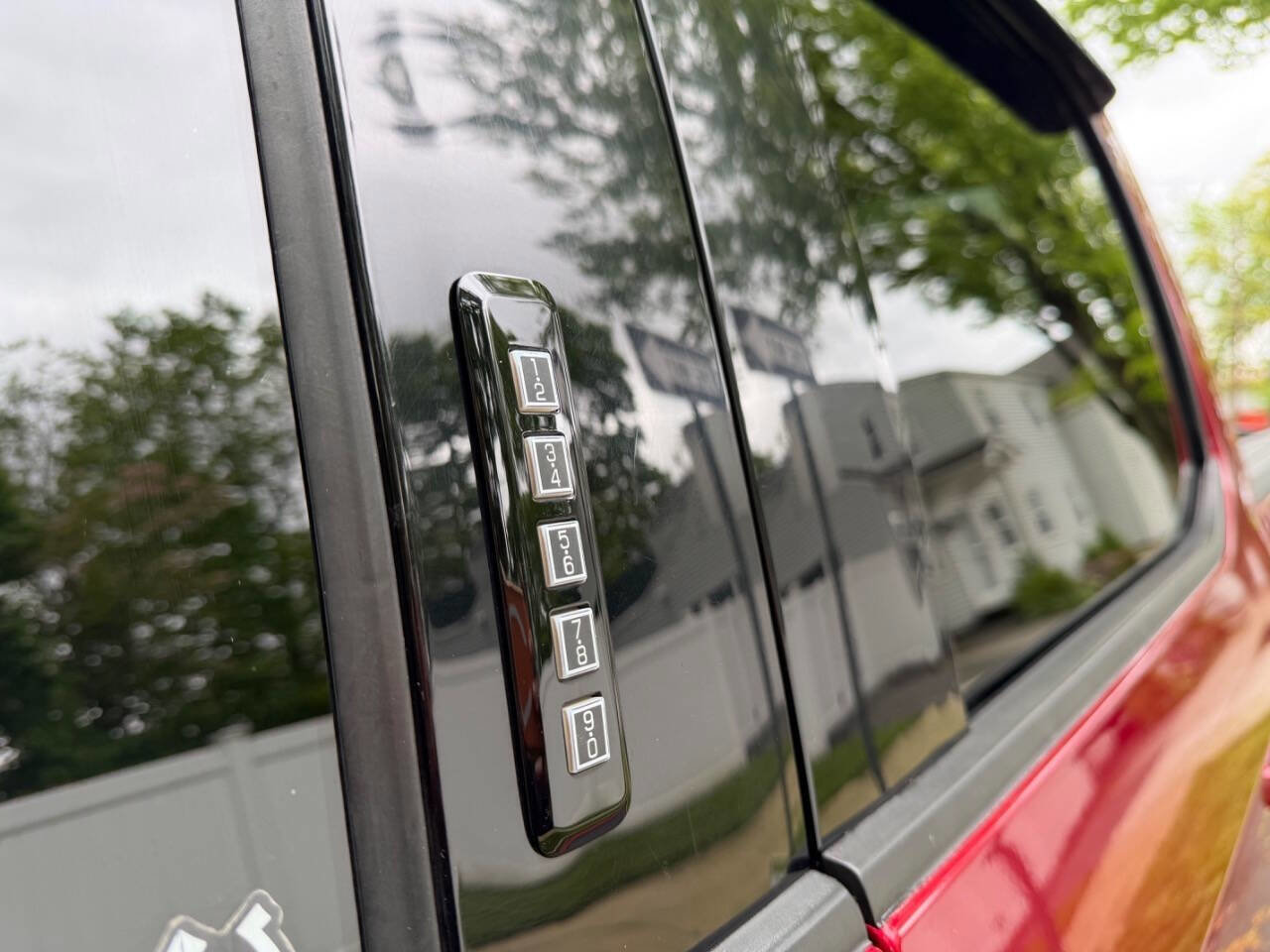 Used 2016 Ford F150 XLT w/ Equipment Group 302A Luxury AWD/4WD image 12