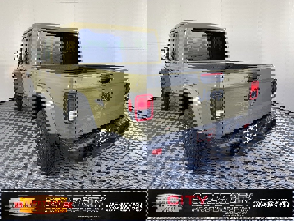 New 2025 Jeep Gladiator Sport image 5