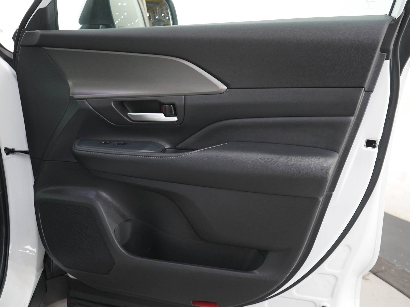 Used 2025 Toyota Grand Highlander AWD image 9