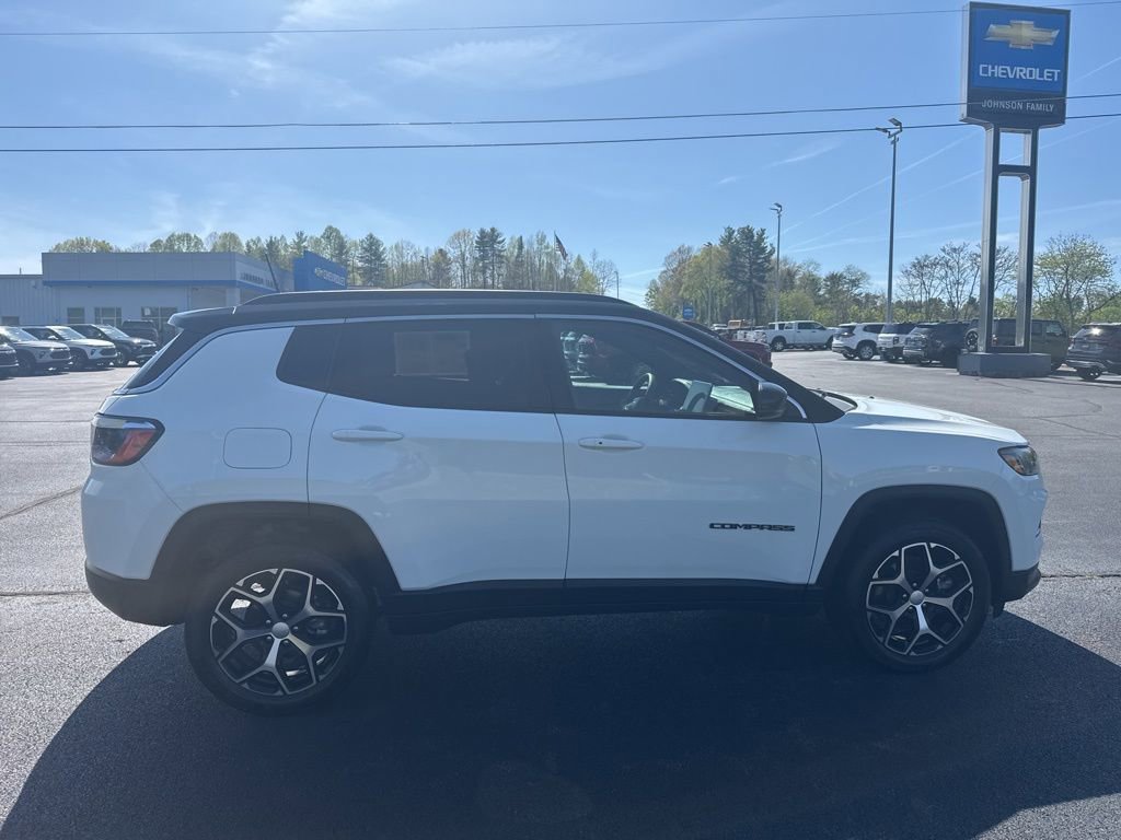 Used 2024 Jeep Compass Limited AWD/4WD image 11
