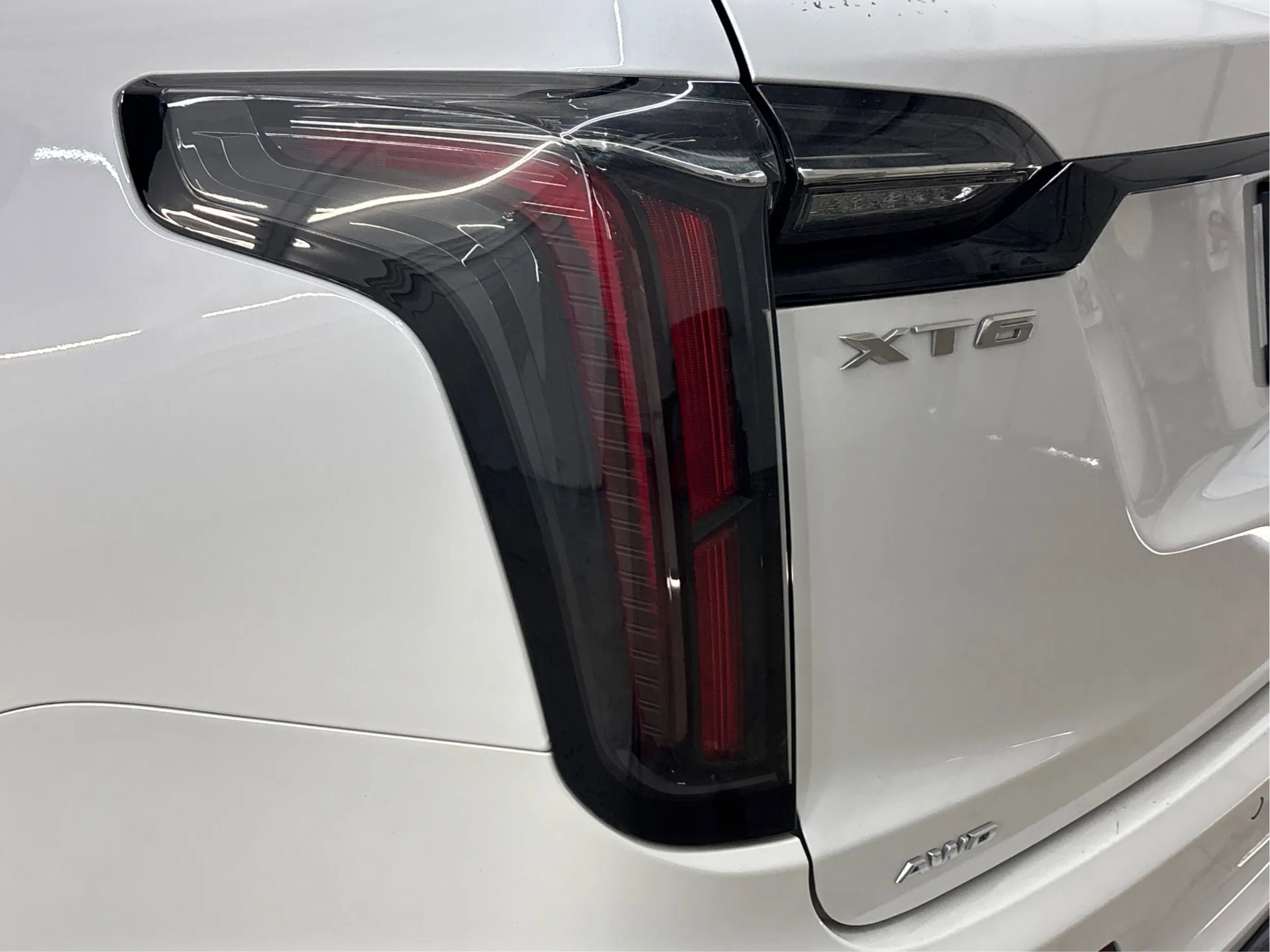 Used 2021 Cadillac XT6 Sport w/ LPO, ONYX Package image 35