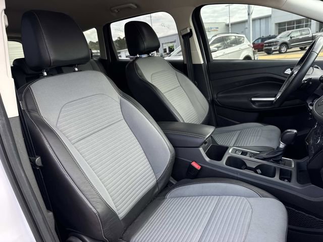 Used 2017 Ford Escape SE w/ SE Sport Appearance Package image 11