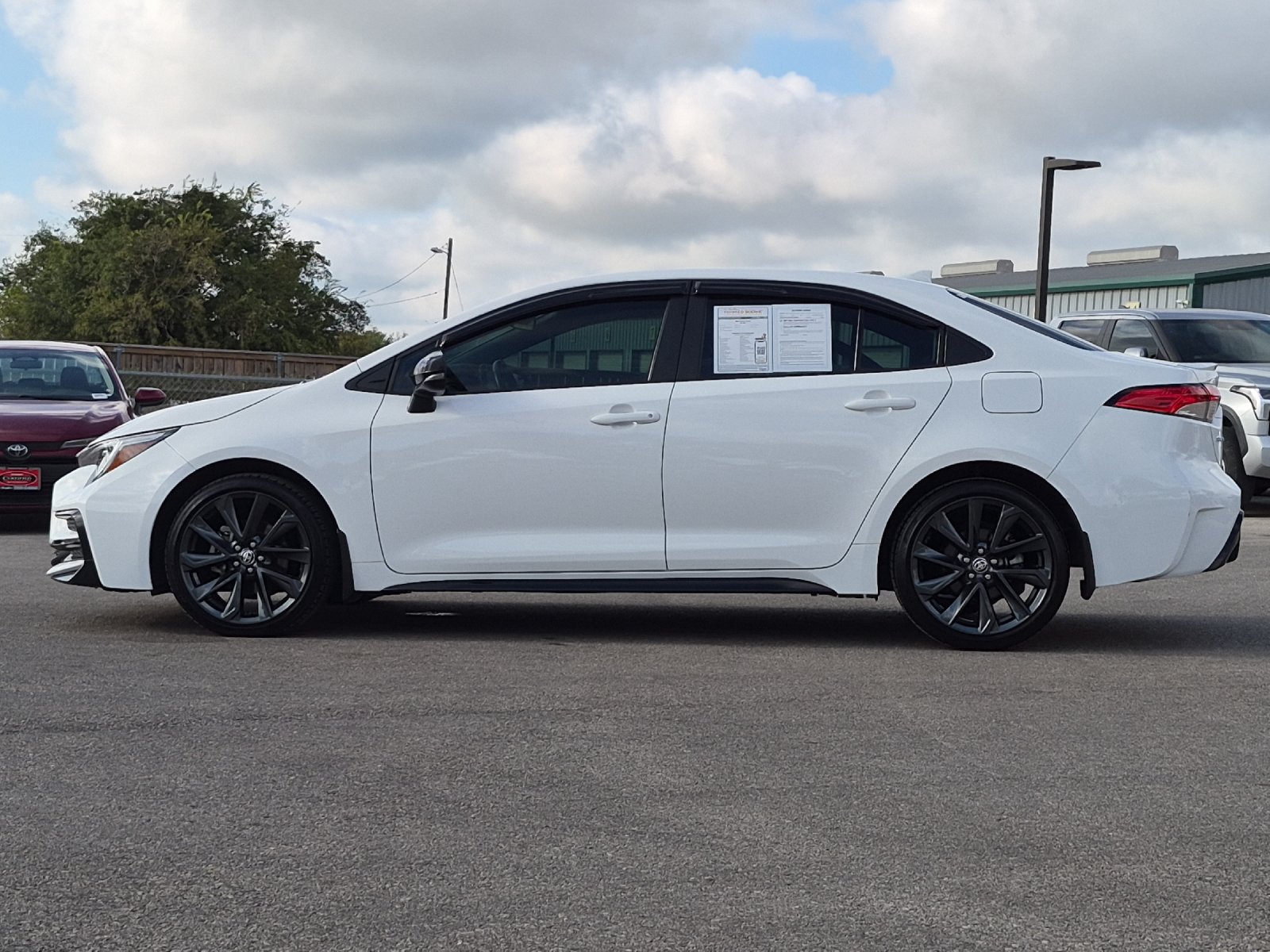 Certified 2025 Toyota Corolla SE FWD image 2