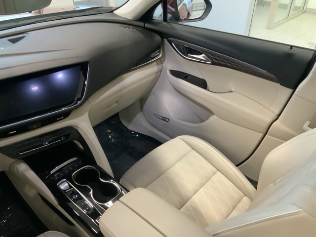 Used 2023 Buick Envision Avenir image 38