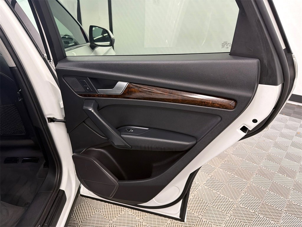 Used 2018 Audi Q5 2.0T Premium Plus w/ Premium Plus Package image 18