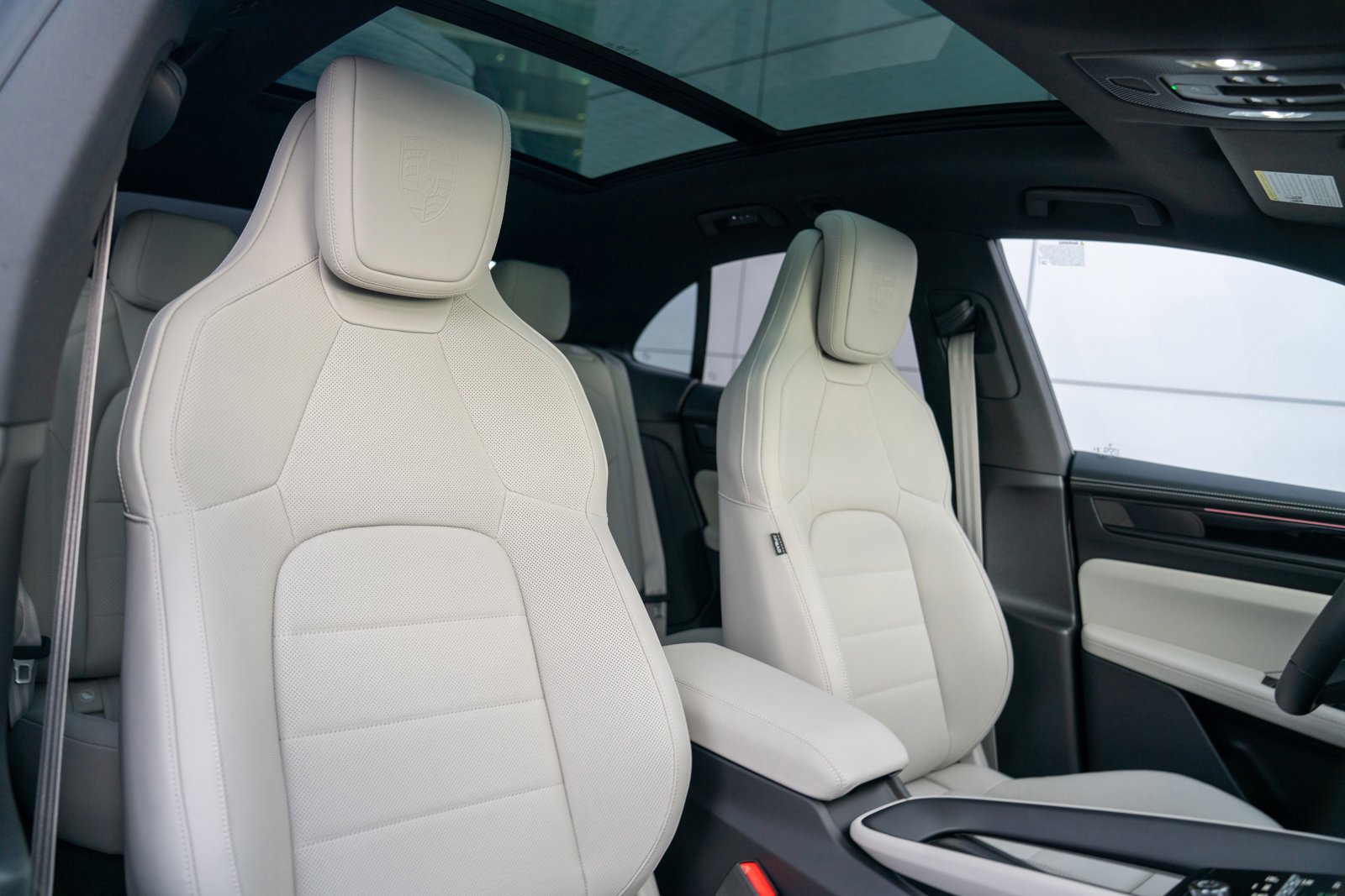 New 2026 Porsche Macan 4 Electric AWD/4WD image 25