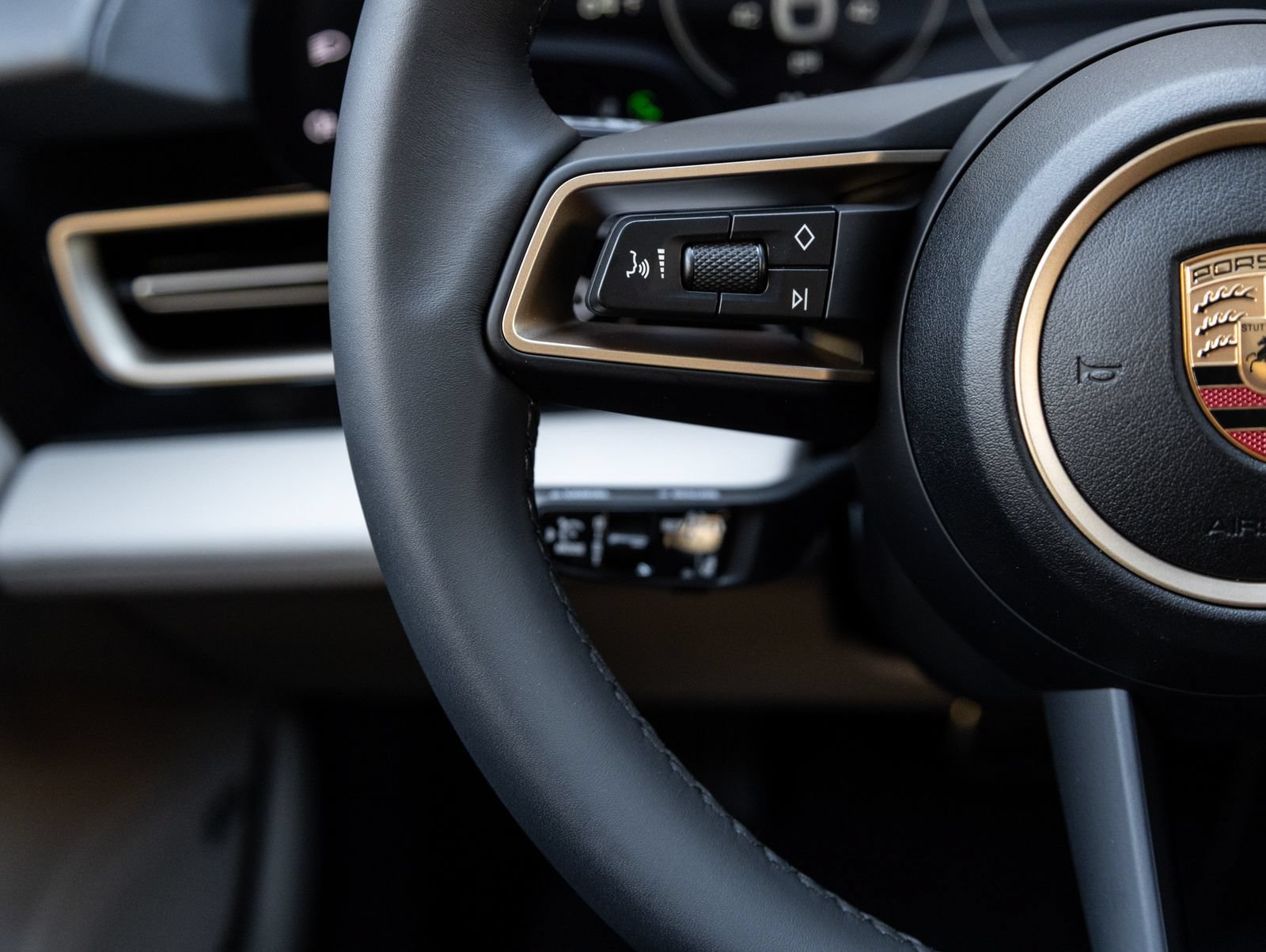 New 2026 Porsche Taycan 4S AWD/4WD image 15