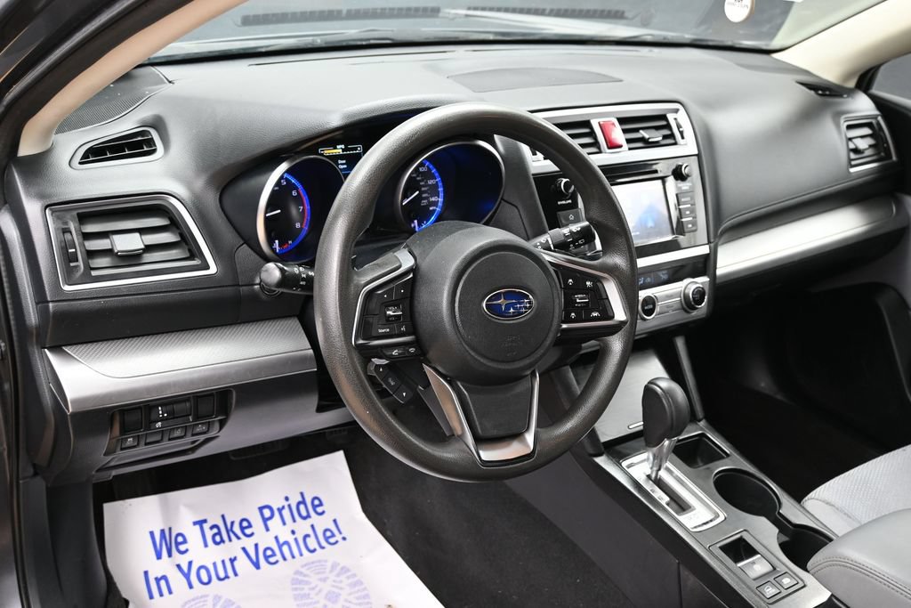 Used 2019 Subaru Outback 2.5i AWD/4WD image 17