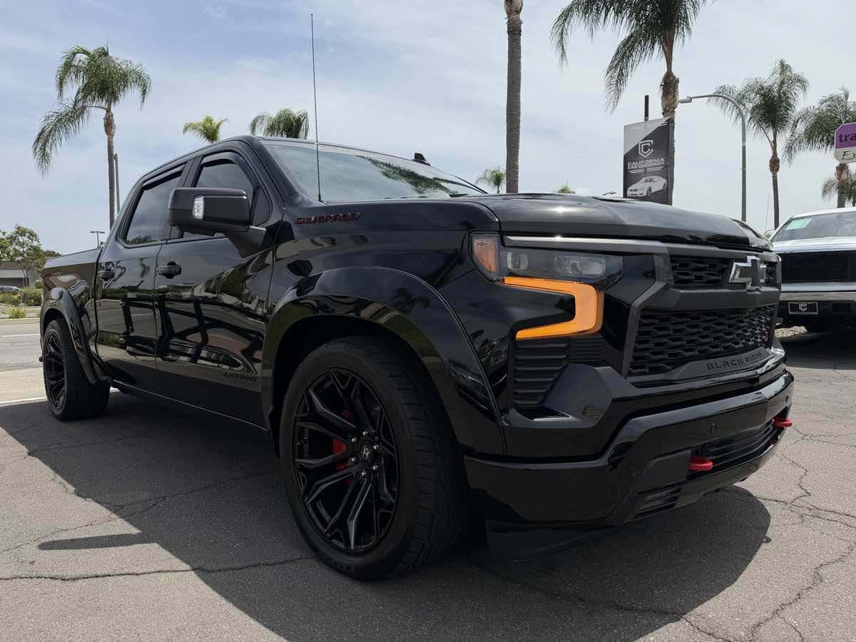 Used 2025 Chevrolet Silverado 1500 RST w/ Redline Edition AWD/4WD image 9