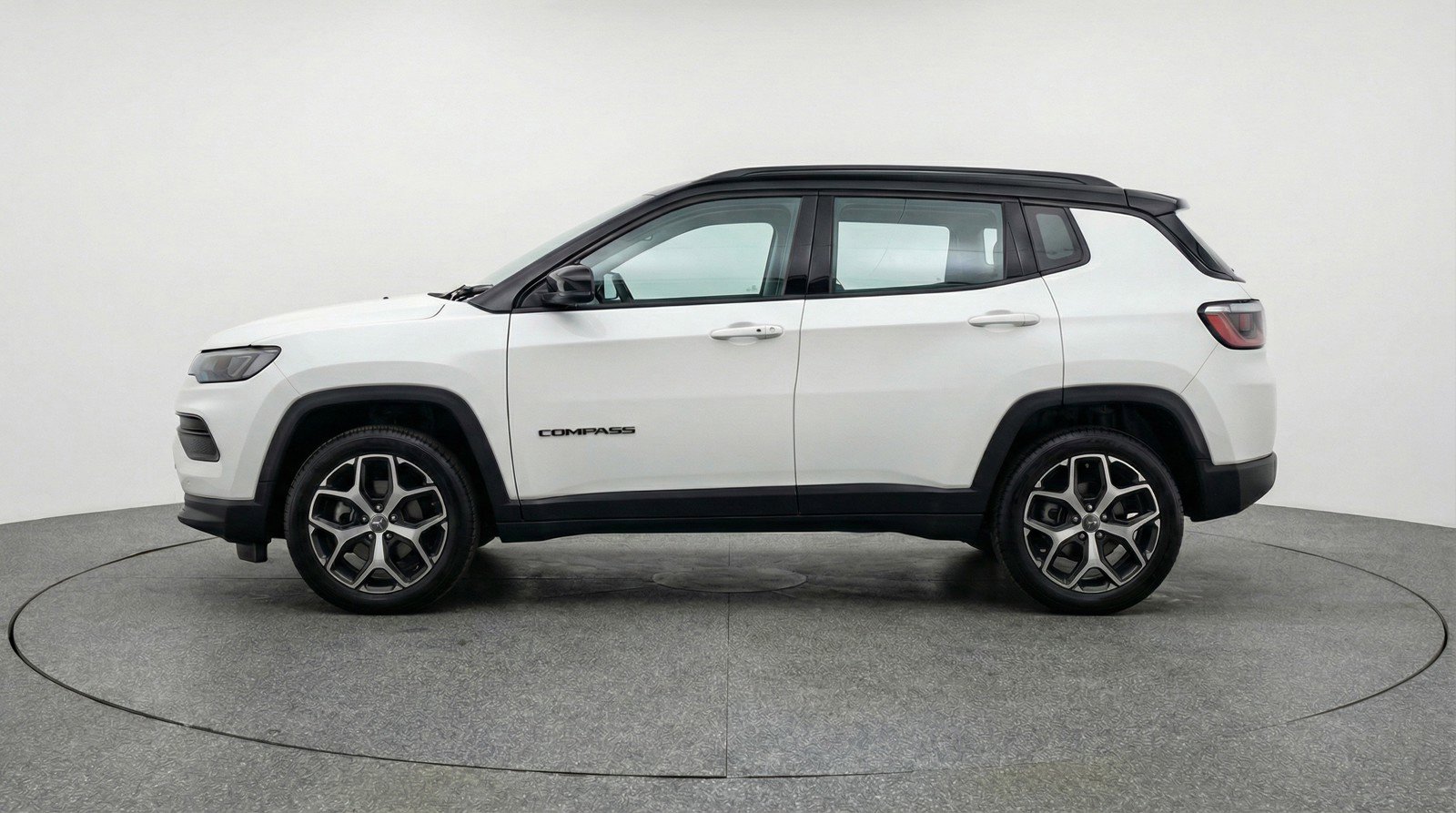 Used 2025 Jeep Compass Limited image 5