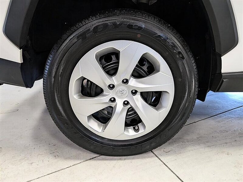 Used 2023 Toyota RAV4 LE AWD/4WD image 13