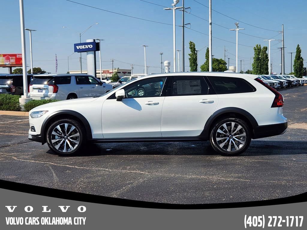 New 2026 Volvo V90 B6 Cross Country Ultra w/ Protection Package Premier image 3