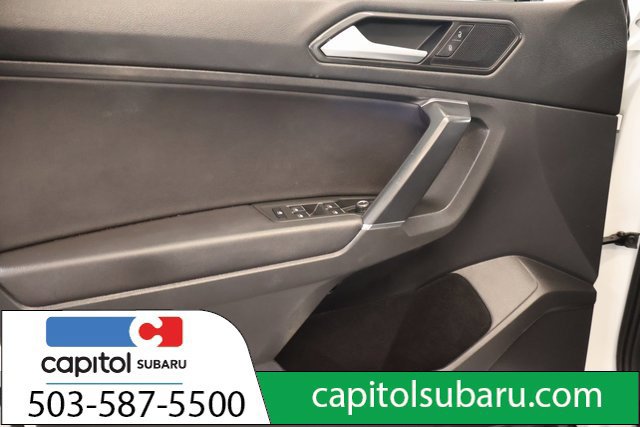 Used 2018 Volkswagen Tiguan SEL AWD/4WD image 10