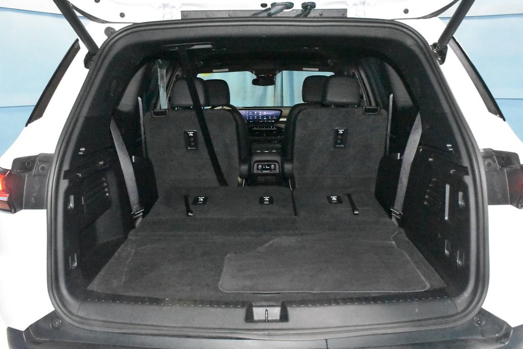 Used 2025 Buick Enclave Preferred image 31