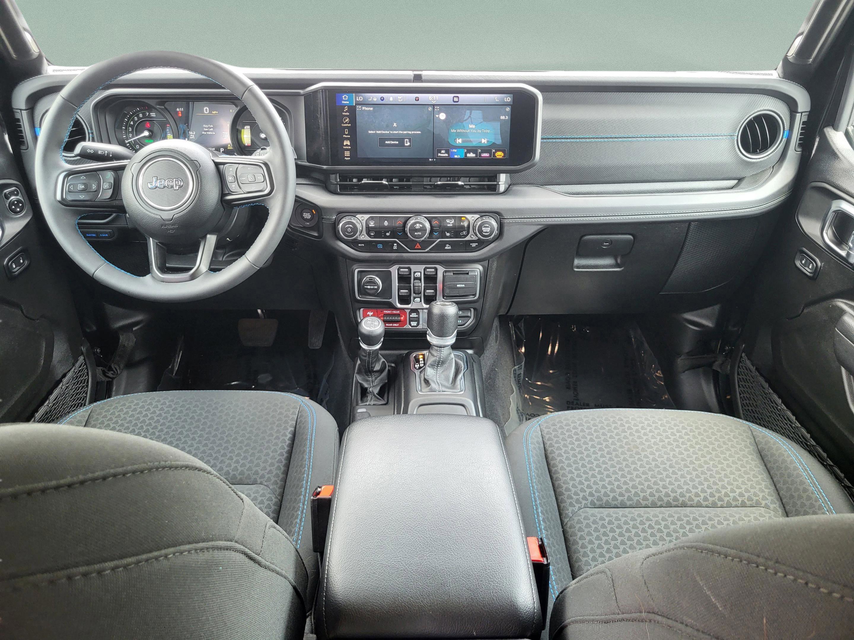 Used 2025 Jeep Wrangler Unlimited Rubicon 4xe w/ Convenience Group image 19