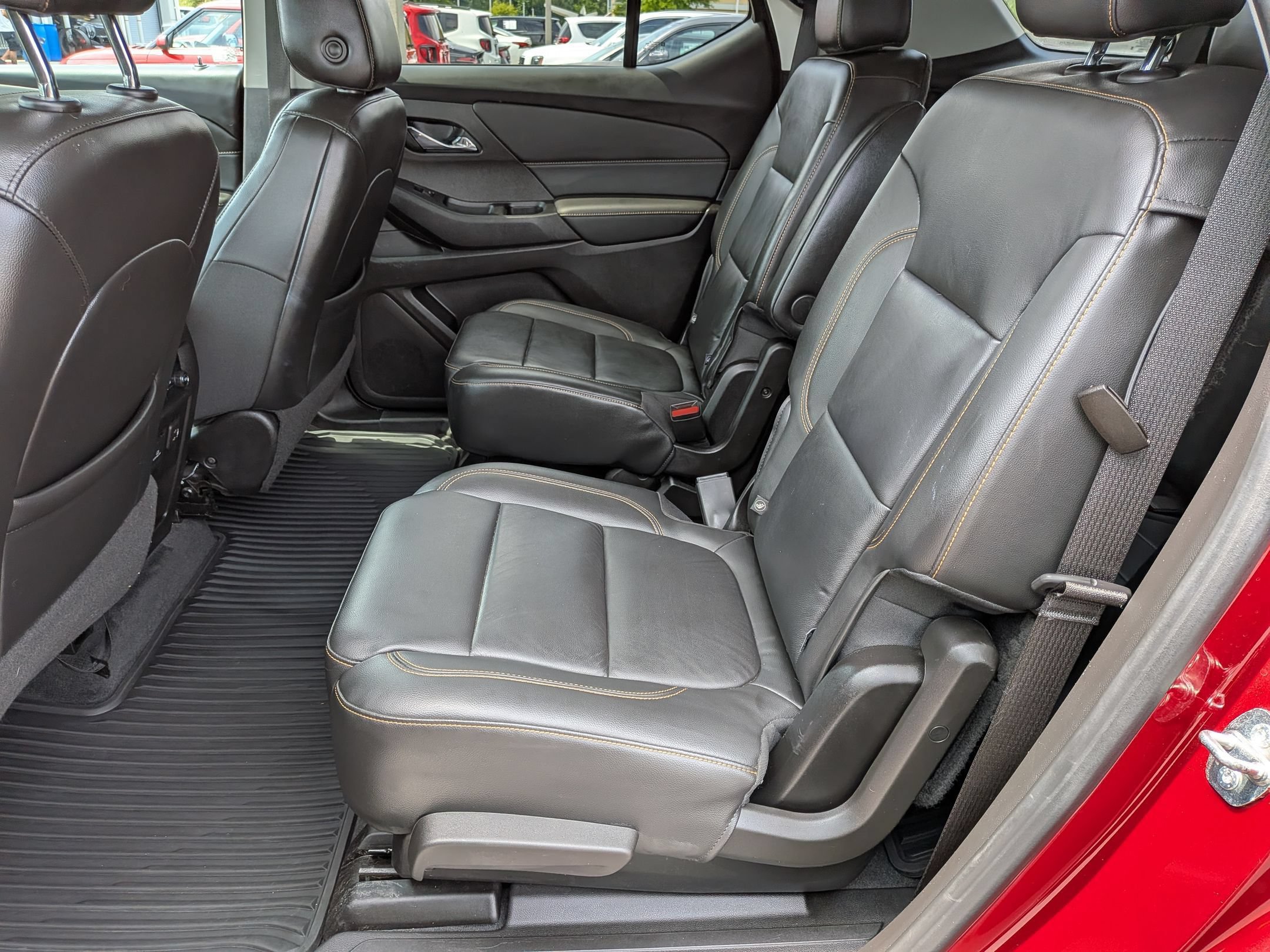 Used 2021 Chevrolet Traverse RS FWD image 31