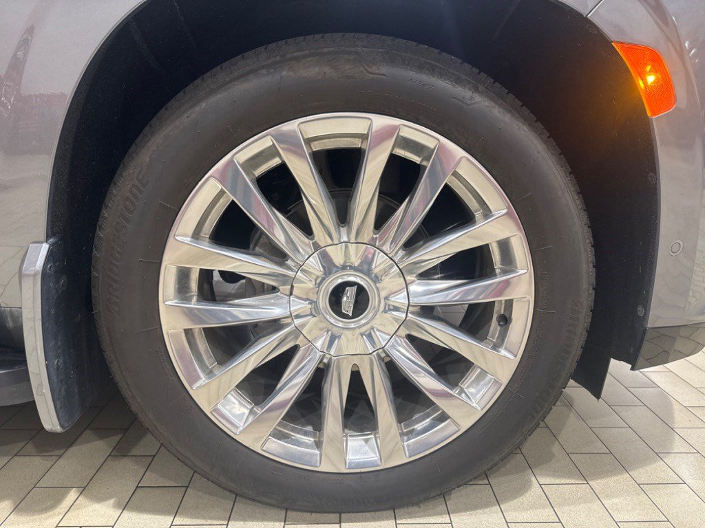 Used 2021 Cadillac Escalade Premium Luxury w/ Driver Assist Tech Package AWD/4WD image 5