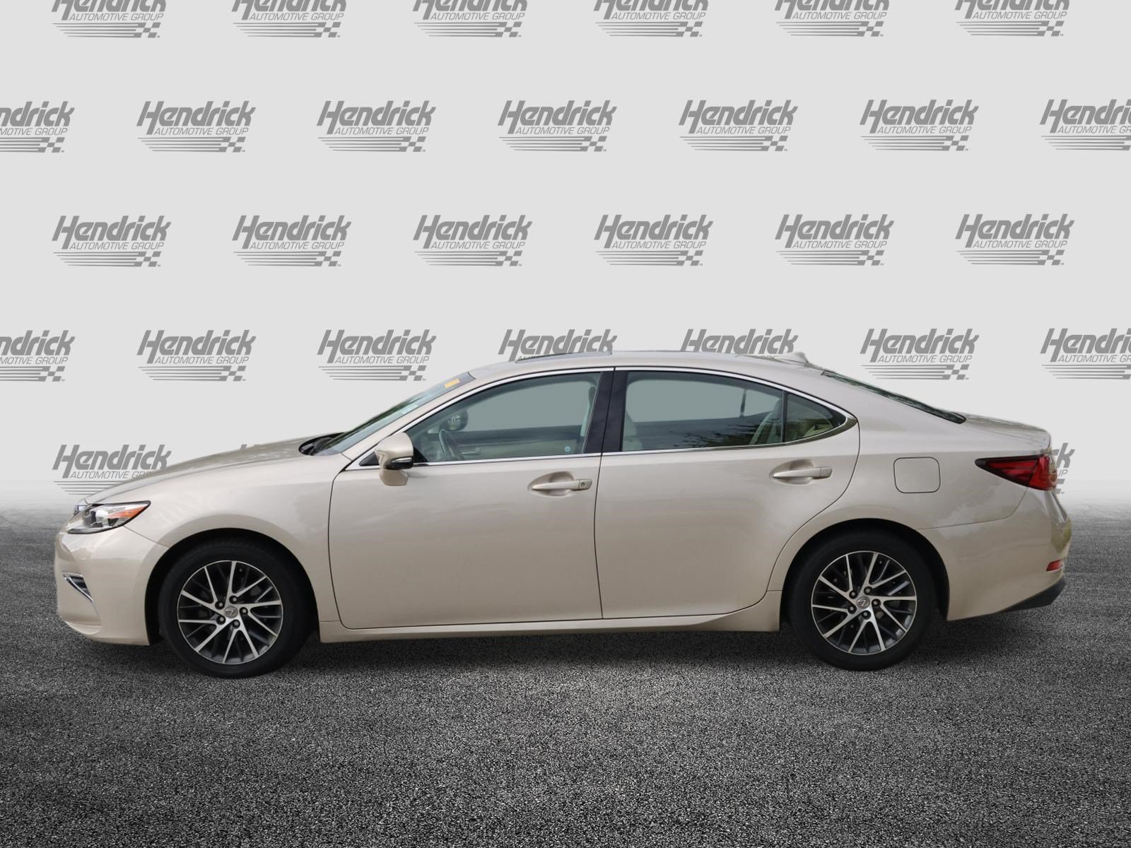 Used 2017 Lexus ES 350 w/ Luxury Package FWD image 6