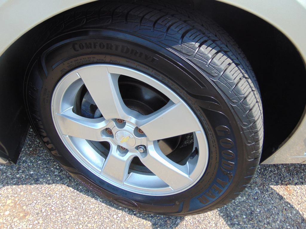 Used 2015 Chevrolet Cruze LT FWD image 24