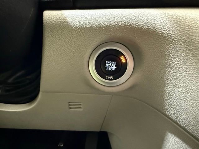 Used 2023 Chrysler Voyager LX image 42