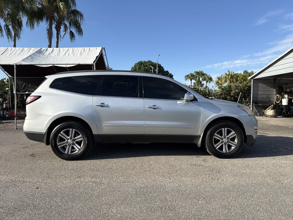 Used 2016 Chevrolet Traverse LT FWD image 4
