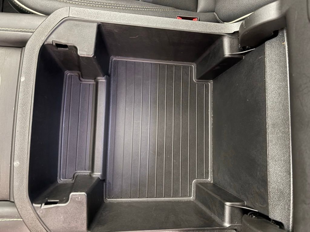 Used 2023 Chevrolet Suburban Premier image 36