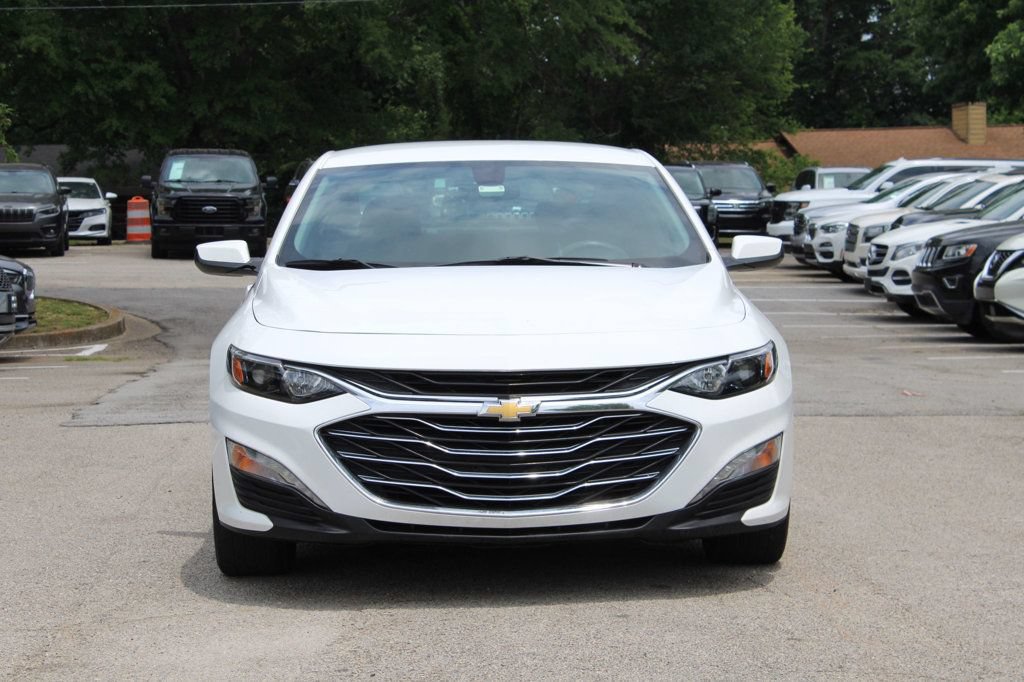 Used 2021 Chevrolet Malibu LT FWD image 2