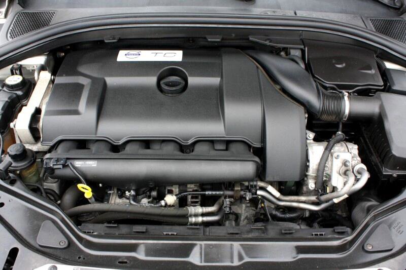 Used 2015 Volvo XC60 T6 w/ Protection Package image 29