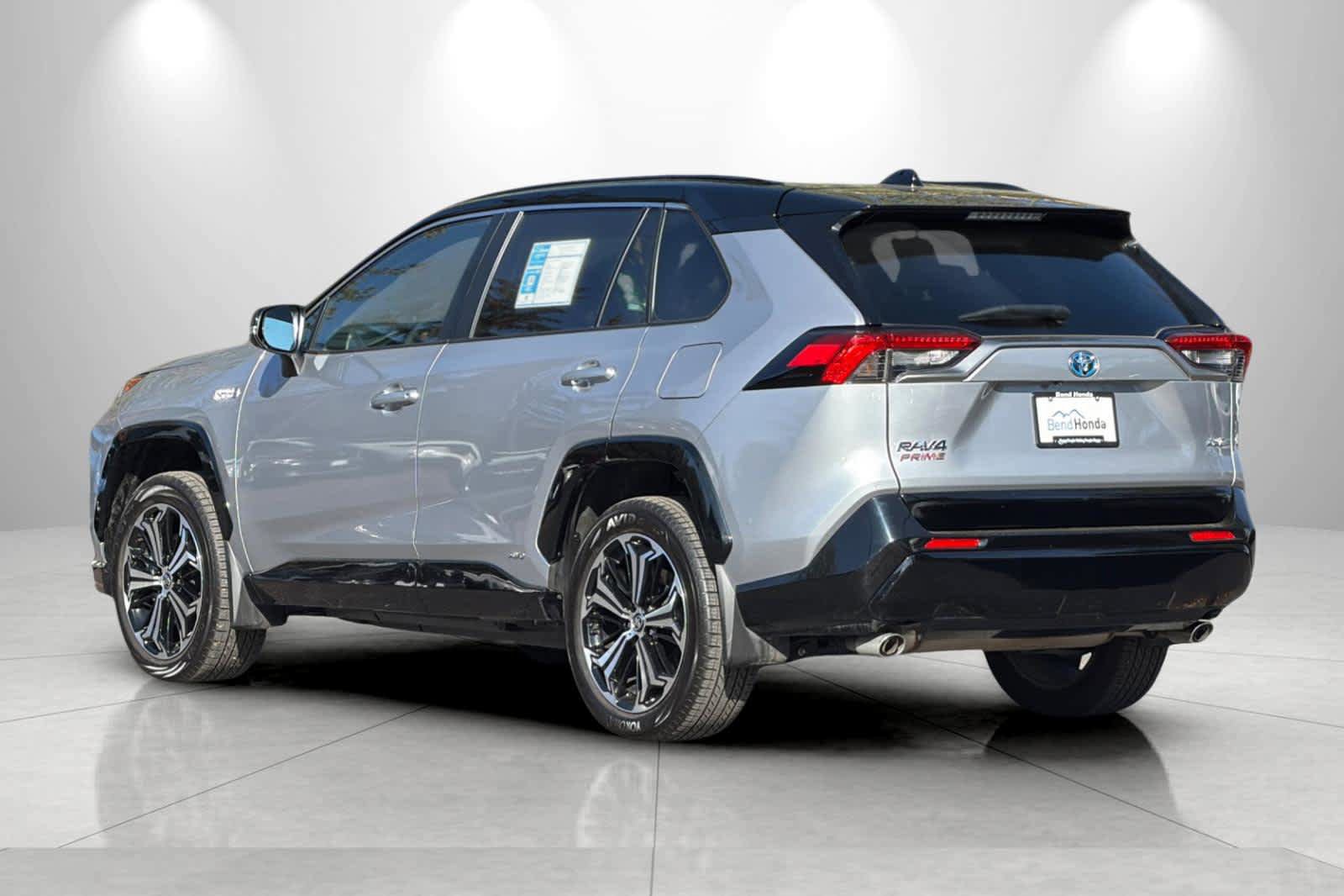 Used 2023 Toyota RAV4 XSE AWD/4WD image 6