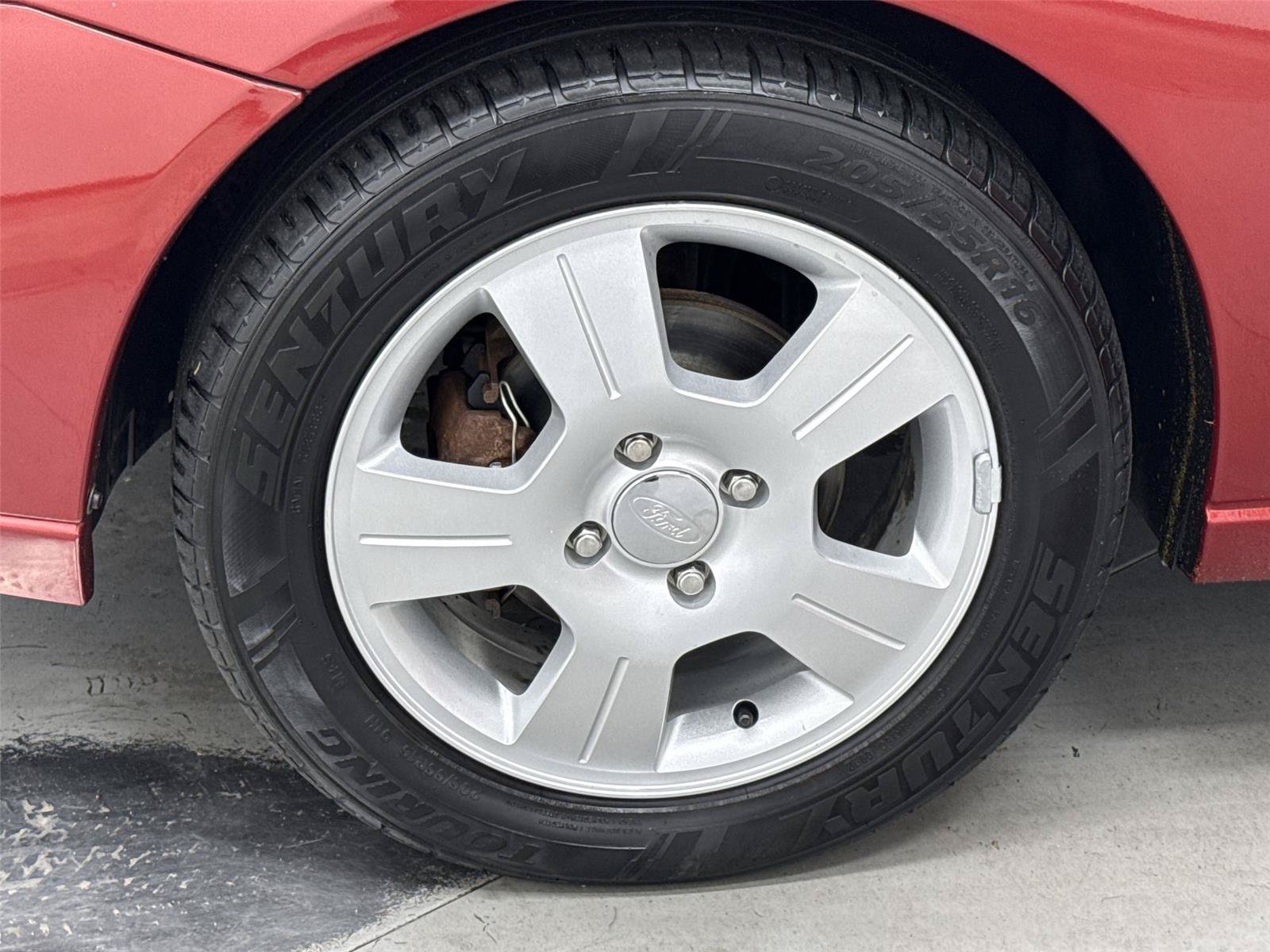 Used 2003 Ford Focus ZTW FWD image 10