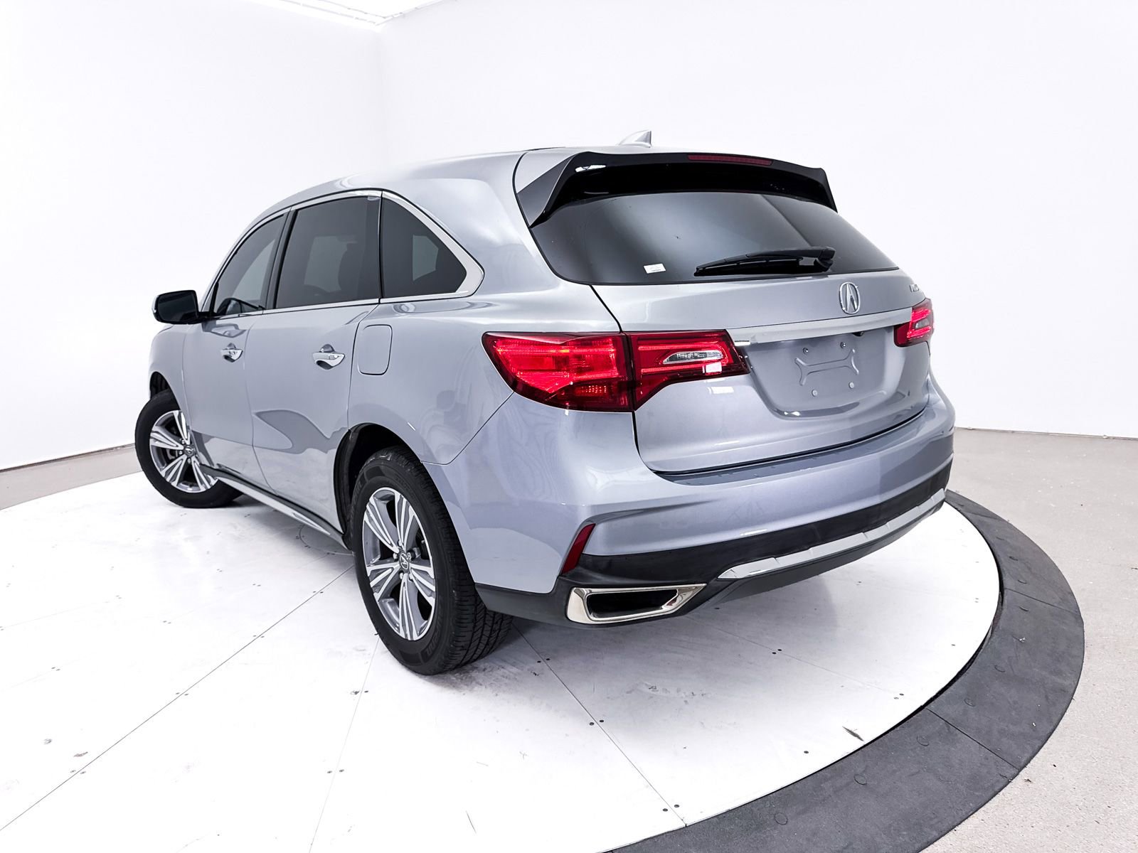 Used 2020 Acura MDX FWD image 2