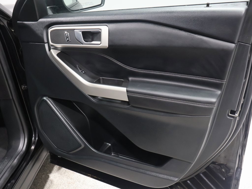 Used 2023 Ford Explorer XLT w/ Equipment Group 202A image 23