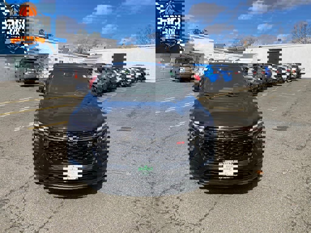 New 2026 Chevrolet Trax RS w/ Driver Confidence Package image 2