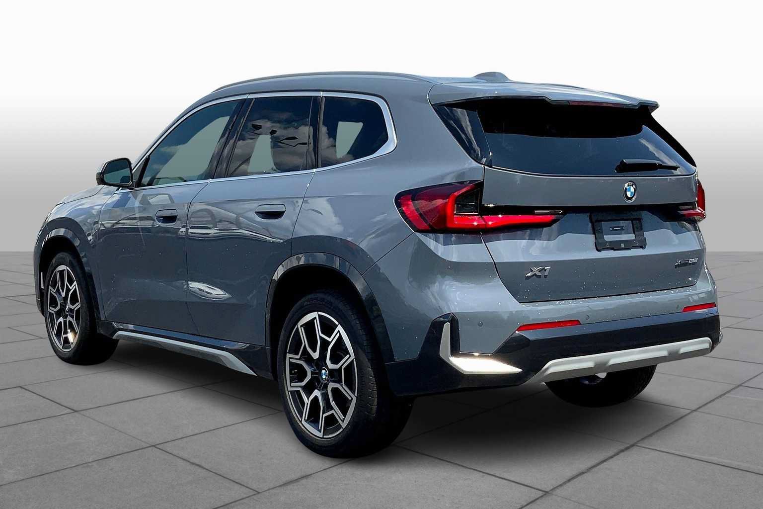 Used 2024 BMW X1 xDrive28i AWD/4WD image 11