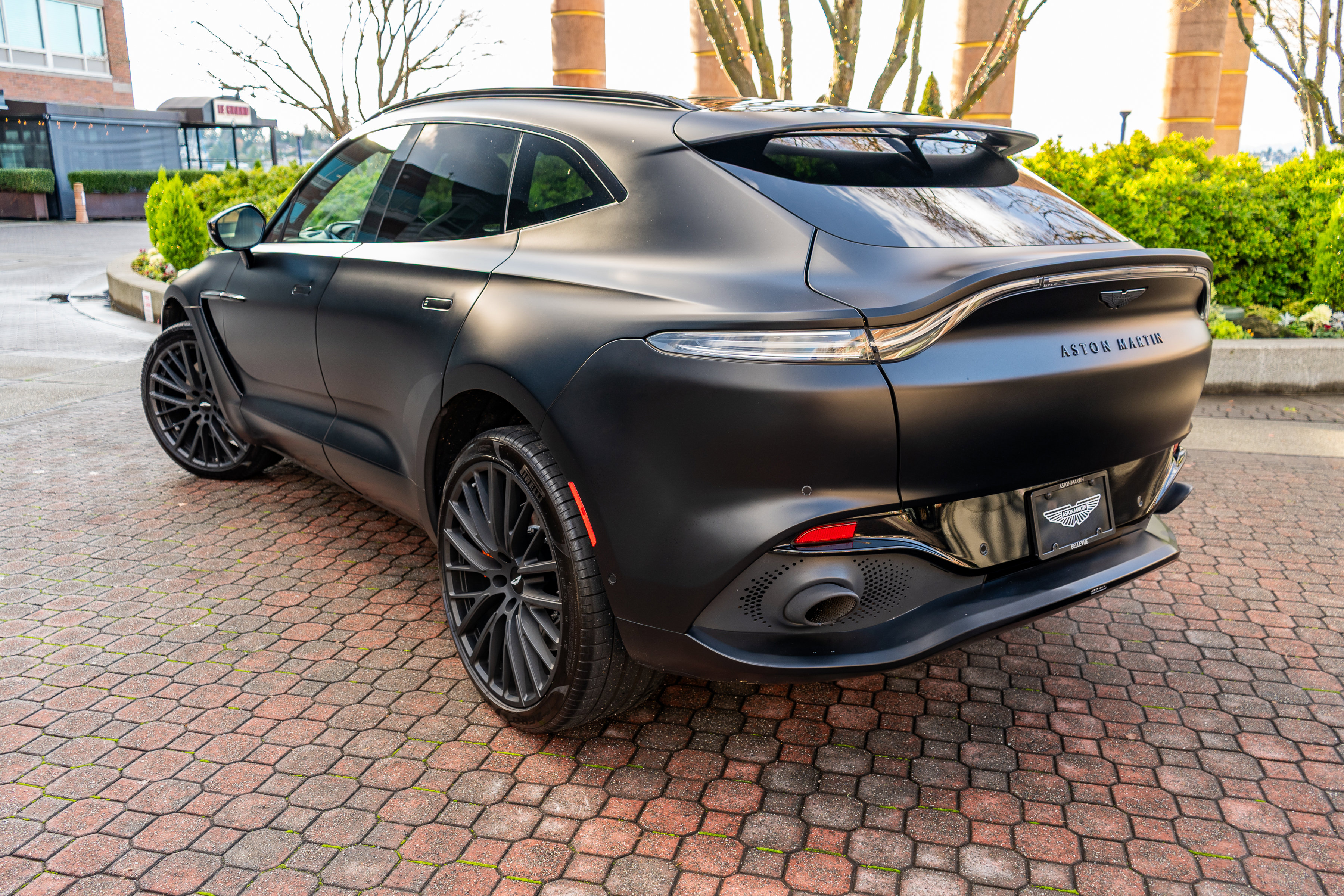 Used 2022 Aston Martin DBX image 50